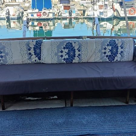 Precioso Barco En Barcelona Hotel Badalona Buitenkant foto