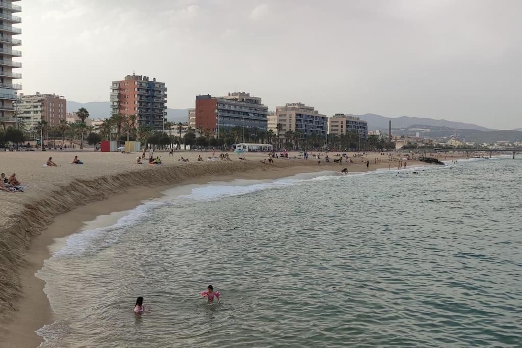Precioso Barco En Barcelona Hotel Badalona Buitenkant foto
